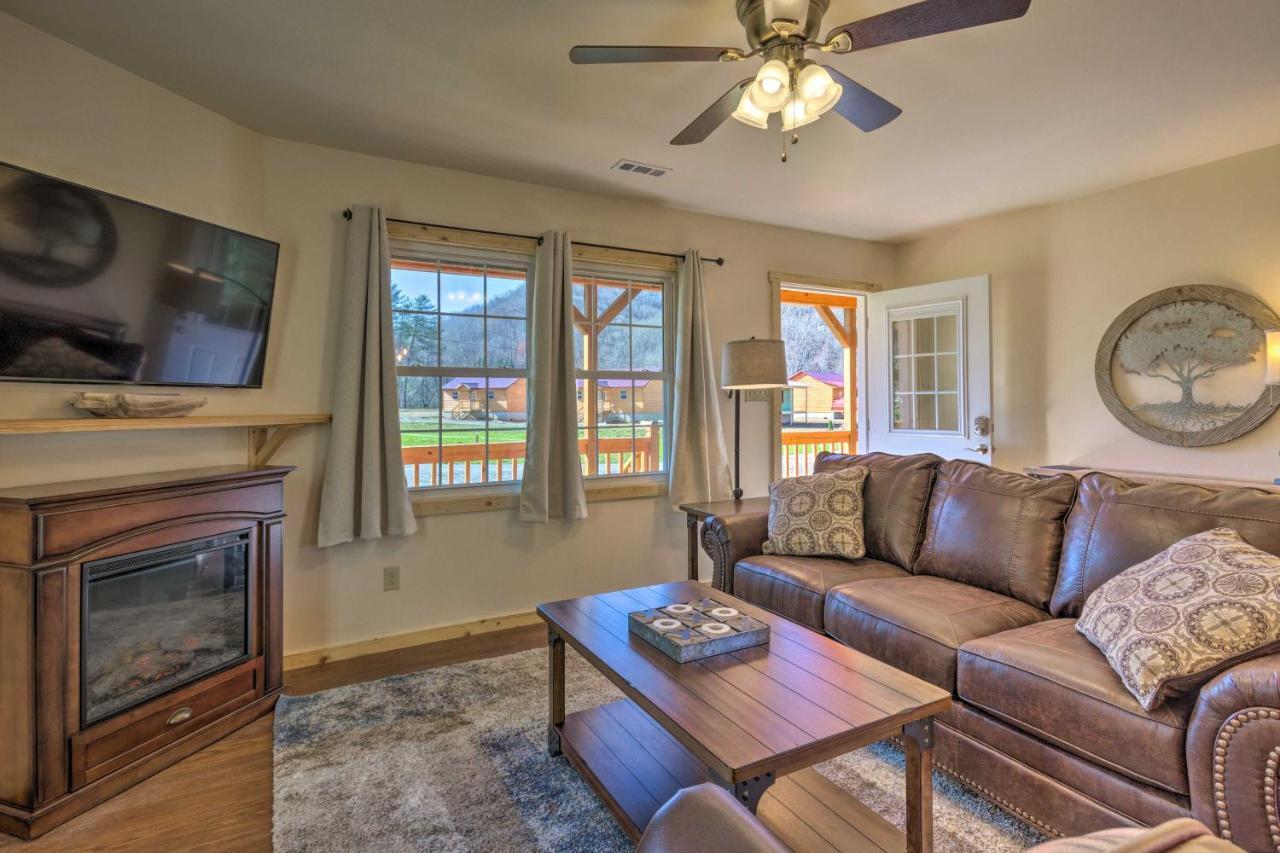 Cozy Smoky Mountain Cabin By Tuckasegee River! Bryson City Eksteriør billede